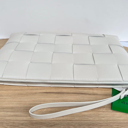 LARGE CASSETTE POUCH 35 IN WHITE CALFSKIN