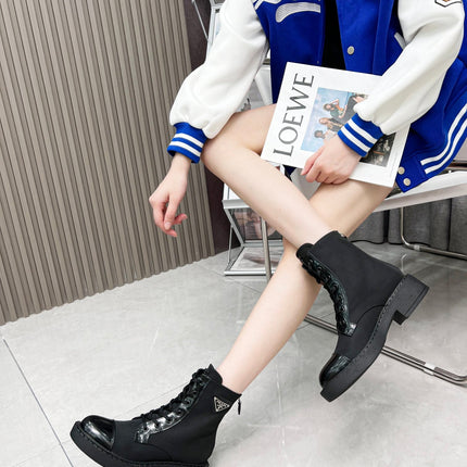 LACE-UP ANKLE BOOTS IN BLACK DENIM AND SHEEPSKIN LINING