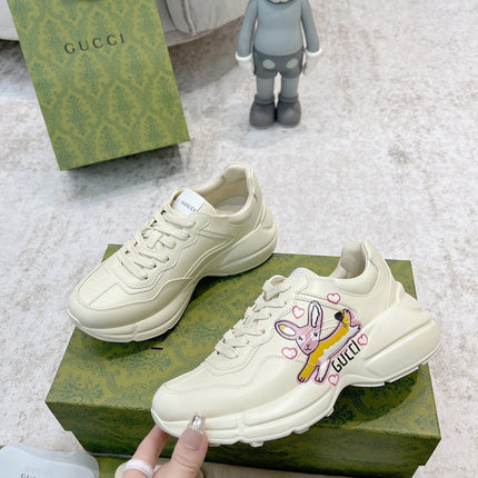GG RHYTON TRAINER WHITE LAMBSKIN WITH FOX ICON