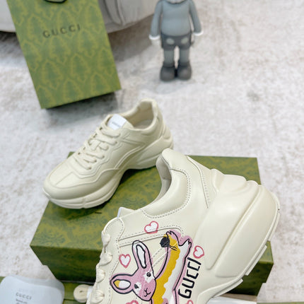 GG RHYTON TRAINER WHITE LAMBSKIN WITH FOX ICON