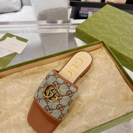 GG EXCLUSIVE SLIDE SANDAL CARAMEL AND GRAY FABRIC