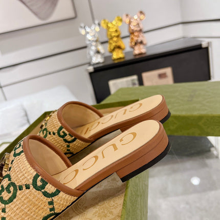 GG EXCLUSIVE SLIDE SANDAL CARAMEL SEDGE