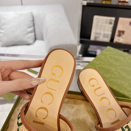 GG EXCLUSIVE SLIDE SANDAL CARAMEL SEDGE