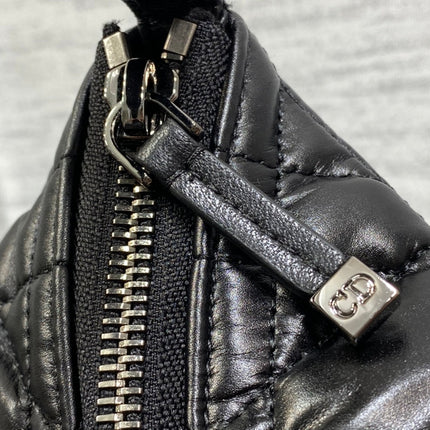 TRAVEL NOMAD POUCH 22 IN BLACK MACROCANNAGE LAMBSKIN