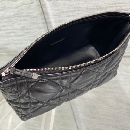 TRAVEL NOMAD POUCH 22 IN BLACK MACROCANNAGE LAMBSKIN