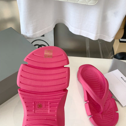 THONG SANDALS IN CABARET PINK RUBBER