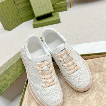 GG EMBOSSED TRAINER WHITE AND PASTEL PINK CALFSKIN