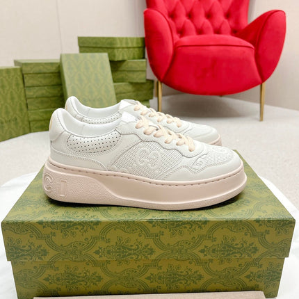 GG EMBOSSED TRAINER WHITE AND PASTEL PINK CALFSKIN