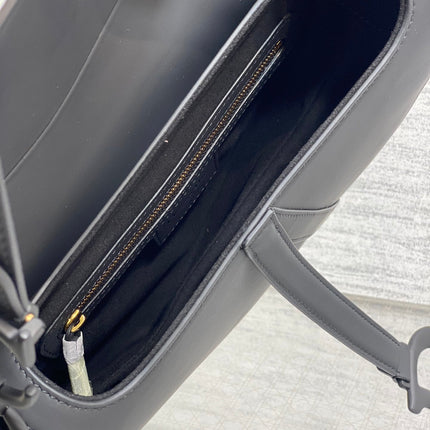 SADDLE BAG 24 IN BLACK CALFSKIN BLACK HARDWARE