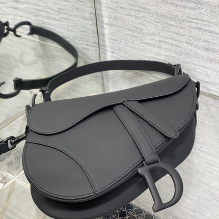 SADDLE BAG 24 IN BLACK CALFSKIN BLACK HARDWARE