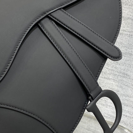 SADDLE BAG 24 IN BLACK CALFSKIN BLACK HARDWARE