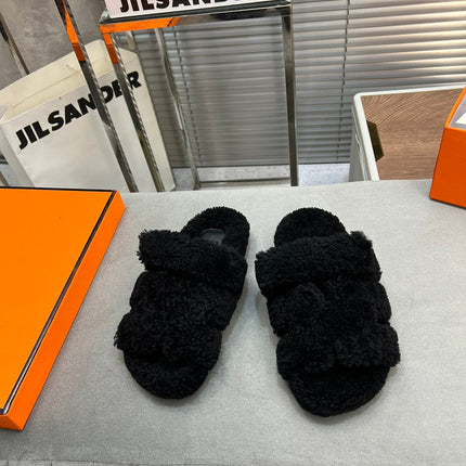 CHYPRE SLIPPERS IN BLACK LAMB WOOL