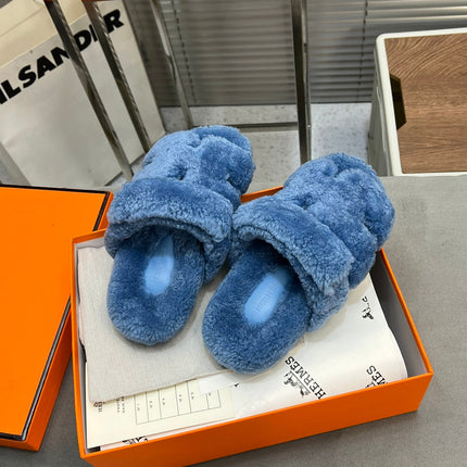 CHYPRE SLIPPERS IN AZURE BLUE LAMB WOOL