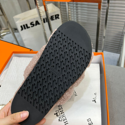 CHYPRE SLIPPERS IN ROSY BROWN LAMB WOOL