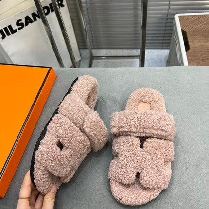 CHYPRE SLIPPERS IN ROSY BROWN LAMB WOOL