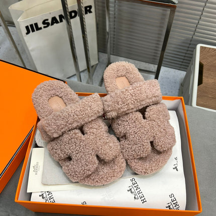 CHYPRE SLIPPERS IN ROSY BROWN LAMB WOOL
