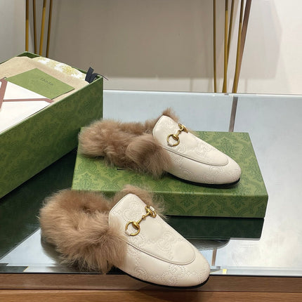 HORSEBIT MULE IN WHITE EMBOSSED CALFSKIN AND LAMB WOOL LINING