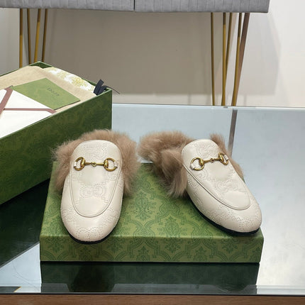 HORSEBIT MULE IN WHITE EMBOSSED CALFSKIN AND LAMB WOOL LINING