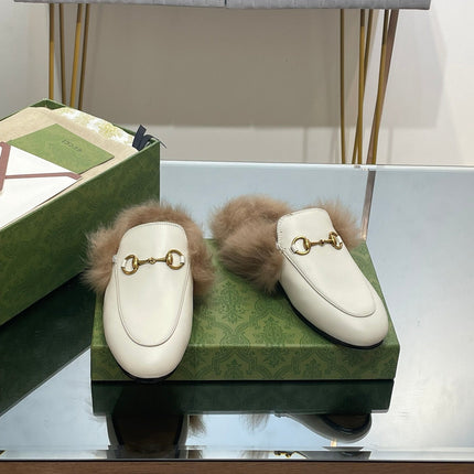 HORSEBIT MULE IN WHITE CALFSKIN AND LAMB WOOL LINING