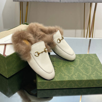 HORSEBIT MULE IN WHITE CALFSKIN AND LAMB WOOL LINING