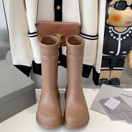CROCS BOOTS IN BROWN RUBBER