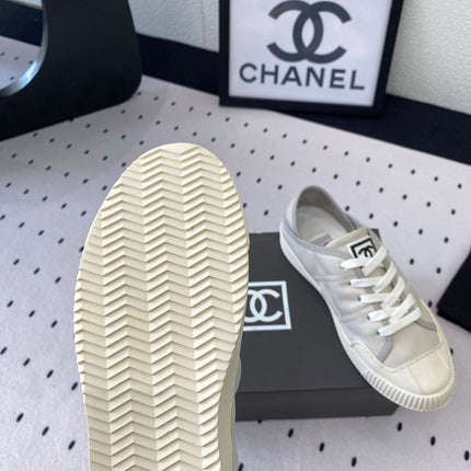 CASUAL SHOES IN GREY LAMBSKIN