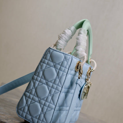 MEDIUM LADY BAG 20 IN BABY BLUE QUILTED MACROCANNAGE CALFSKIN GREEN STRAP