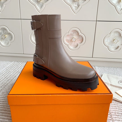 JAIME ANKLE BOOT IN CEDAR BROWN CALFSKIN