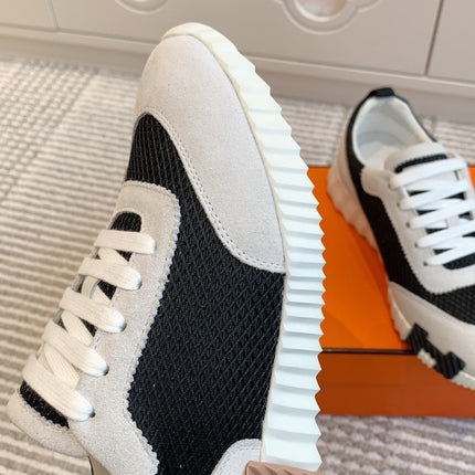 BOUNCING SNEAKER IN BLACK GRAPHIC MESH AND PASTEL GRAY SUEDE