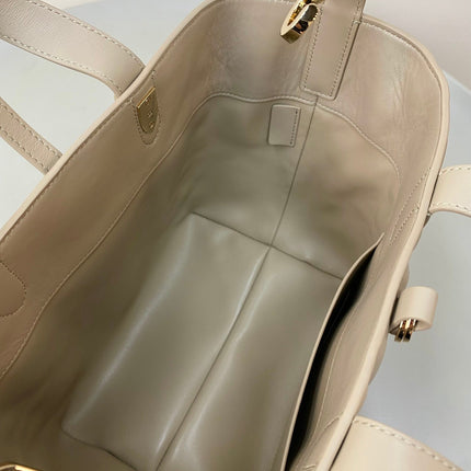 MEDIUM TOUJOURS BUCKET BAG 22 IN BEIGE CANNAGE CALFSKIN