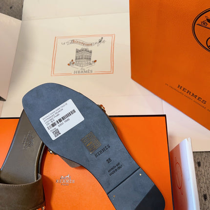 GIULIA FLAT SANDAL IN MOCHA BROWN SUEDE