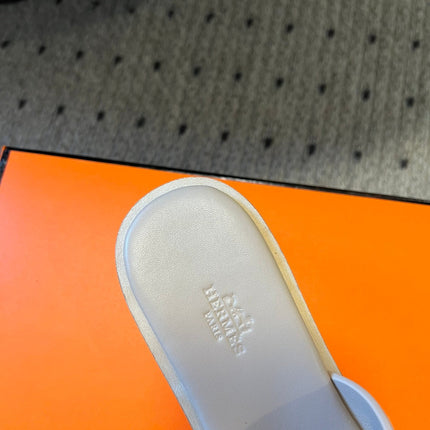 EZE SANDAL PLATFORM 85 MM IN PALE GRAY SUEDE