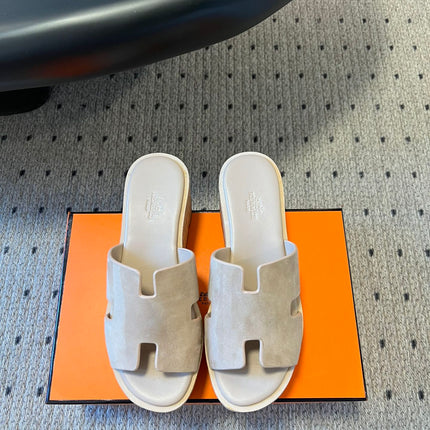 EZE SANDAL PLATFORM 85 MM IN PALE GRAY SUEDE