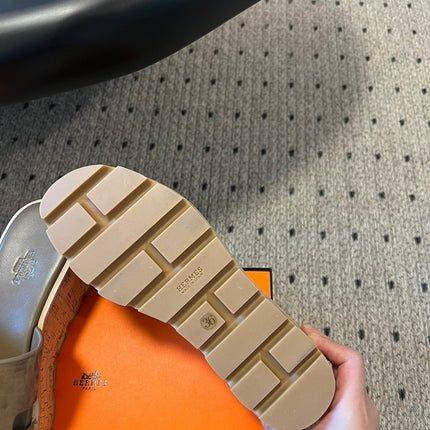 EZE SANDAL PLATFORM 85 MM IN WOOD BROWN SUEDE