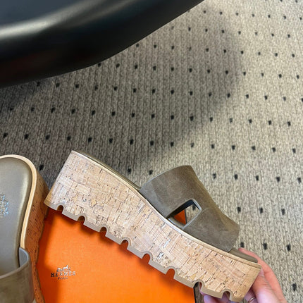 EZE SANDAL PLATFORM 85 MM IN WOOD BROWN SUEDE