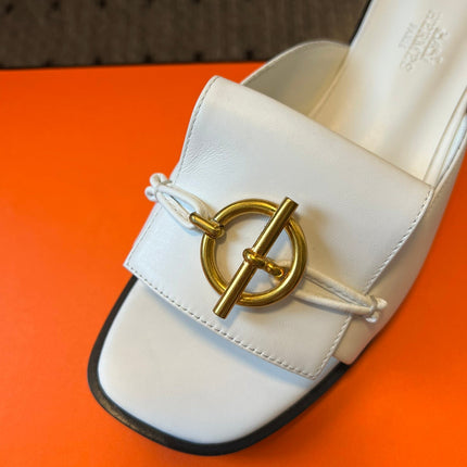 ILOT FLAT SANDAL IN WHITE CALFSKIN