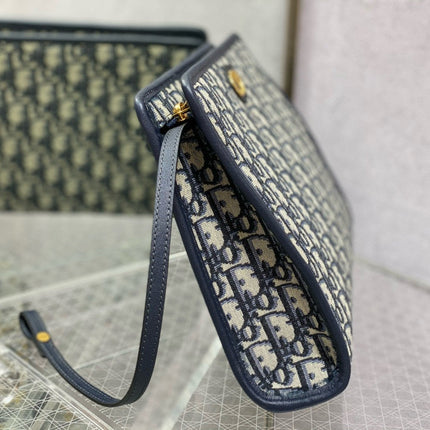 OBLIQUE BOOK TOTE 26 IN DARK BLUE MONOGRAM JACQUARD