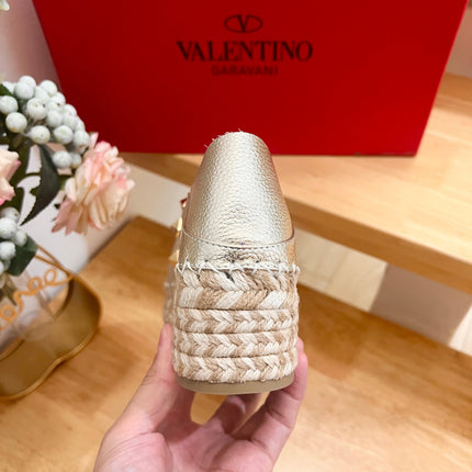 FLAT ESPADRILLE IN SILVER CALFSKIN 2 CM WITH STUDS