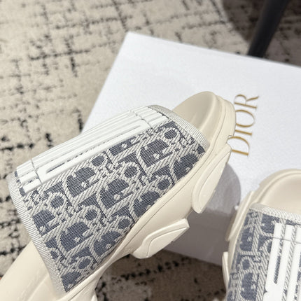 DIOR ADJUSTABLE STRAP SANDALS 25S 50 MM IN CREAM GREY FABRIC MIX WHITE CALFSKIN STYLE 3