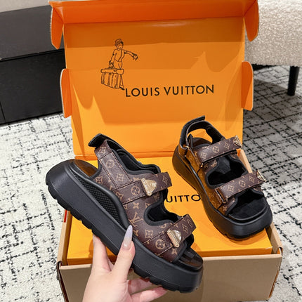LV WEDGE SANDALS 25S 55 MM IN BROWN AND BLACK CALFSKIN WITH LOGO PATTERN