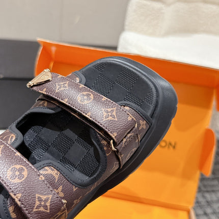 LV WEDGE SANDALS 25S 55 MM IN BROWN AND BLACK CALFSKIN WITH LOGO PATTERN