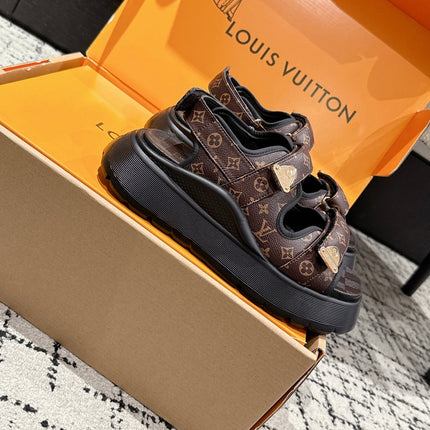 LV WEDGE SANDALS 25S 55 MM IN BROWN AND BLACK CALFSKIN WITH LOGO PATTERN