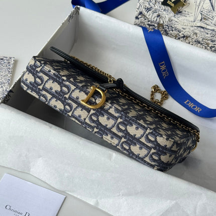 DIOR 25S MEDIUM SADDLE POUCH WITH CHAIN 21 IN BLUE BLACK DIOR OBLIQUE JACQUARD CANVAS AND CALFSKIN