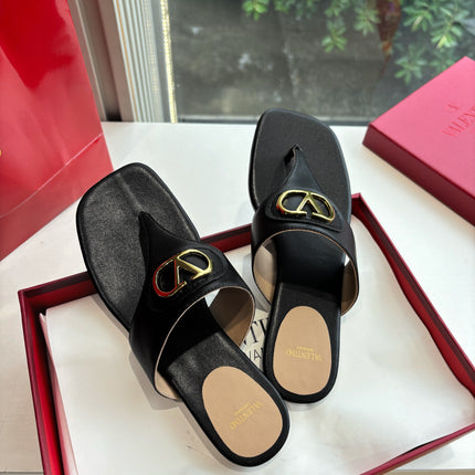VLTN THONG SANDALS 25S IN BLACK LAMBSKIN WITH GOLD HARDWARE