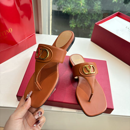 VLTN THONG SANDALS 25S IN BURNT ORANGE LAMBSKIN WITH GOLD HARDWARE