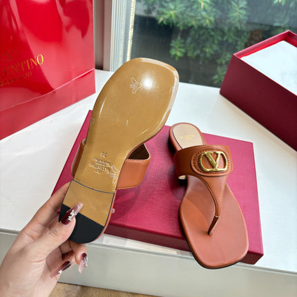 VLTN THONG SANDALS 25S IN BURNT ORANGE LAMBSKIN WITH GOLD HARDWARE