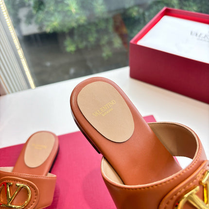 VLTN THONG SANDALS 25S IN BURNT ORANGE LAMBSKIN WITH GOLD HARDWARE