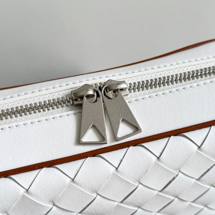 BOTTEGA VENETA 25S SMALL INTRECCIATO CAMERA BAG 24 IN WHITE CALFSKIN