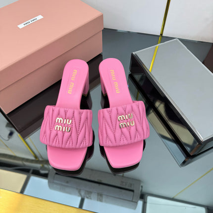 MATELASSÉ SLIDES PUMP IN PINK CALFSKIN