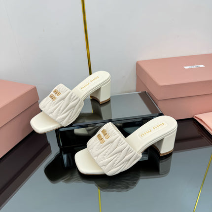 MATELASSÉ SLIDES PUMP IN OFF WHITE CALFSKIN